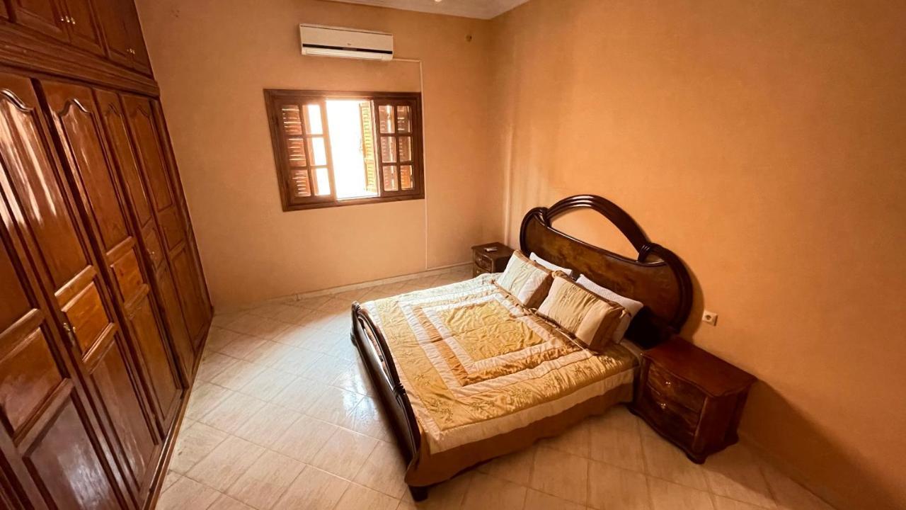 Maison De Ville Agreable Avec Un Patio Marocain Uarzazate Exterior foto