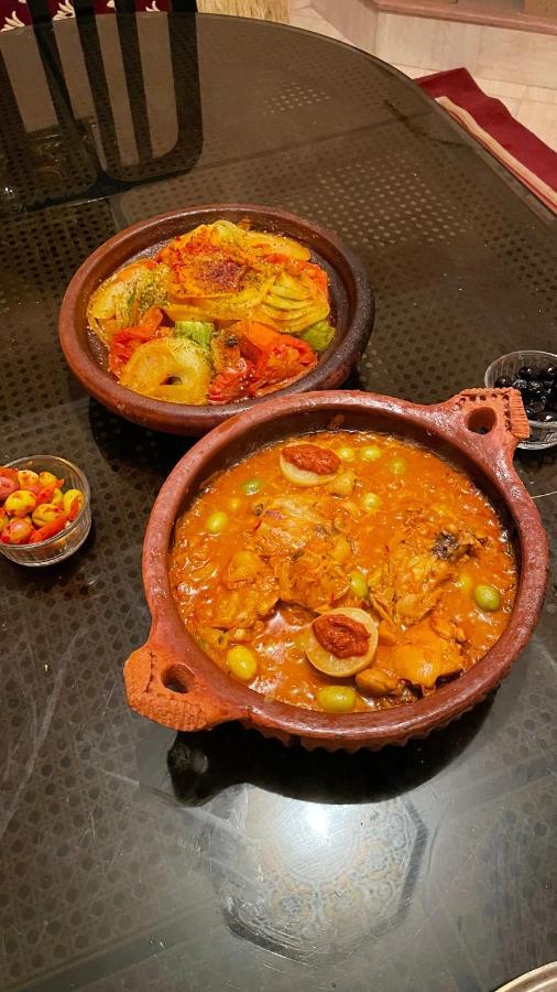 Maison De Ville Agreable Avec Un Patio Marocain Uarzazate Exterior foto